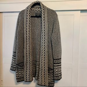 $10 Sale! Lucky Brand black & white sweater Large